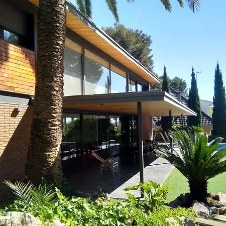 Del Bosque Villa *