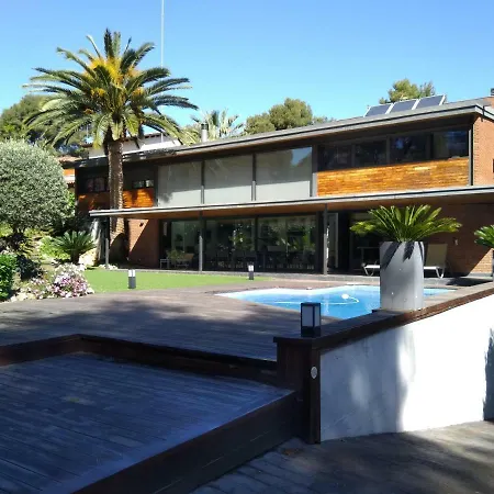 Del Bosque Villa *