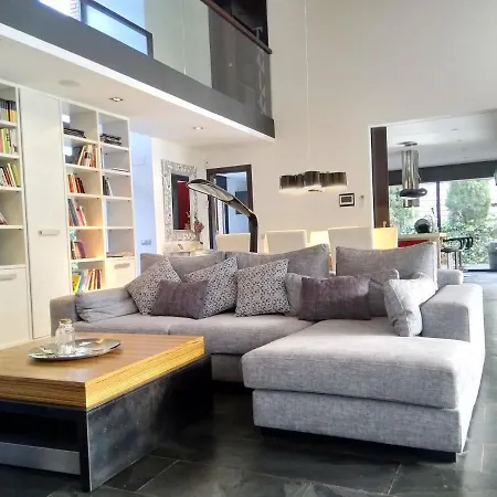 Del Bosque Villa *